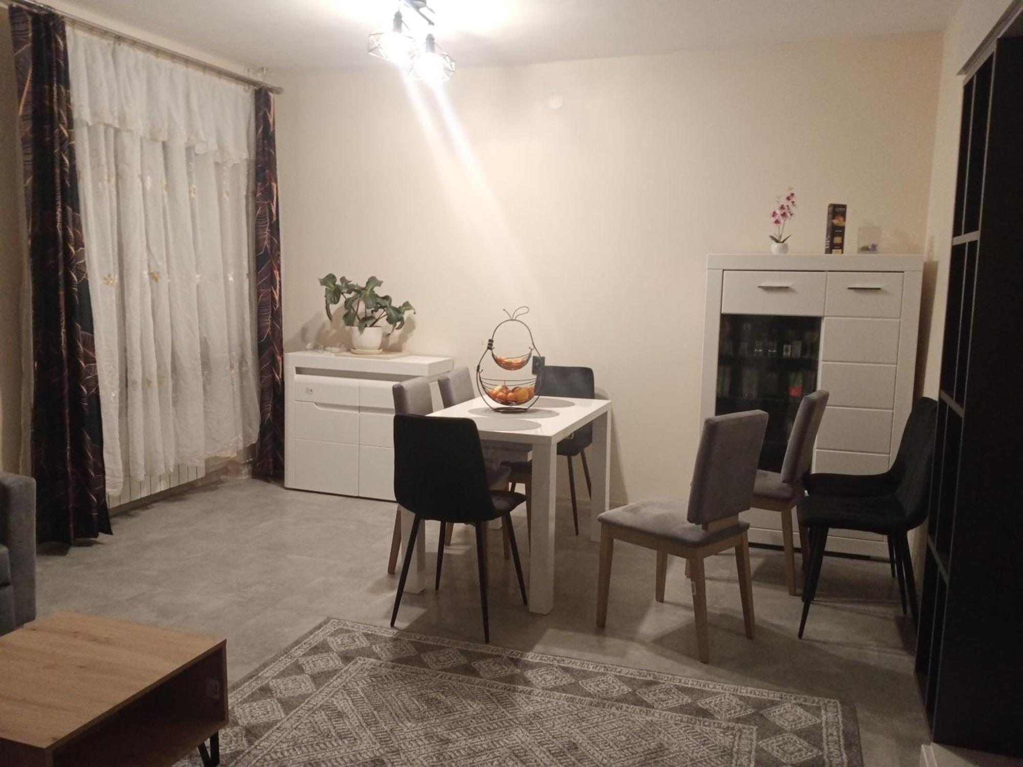Uroczy Apartament Krasków Exterior foto